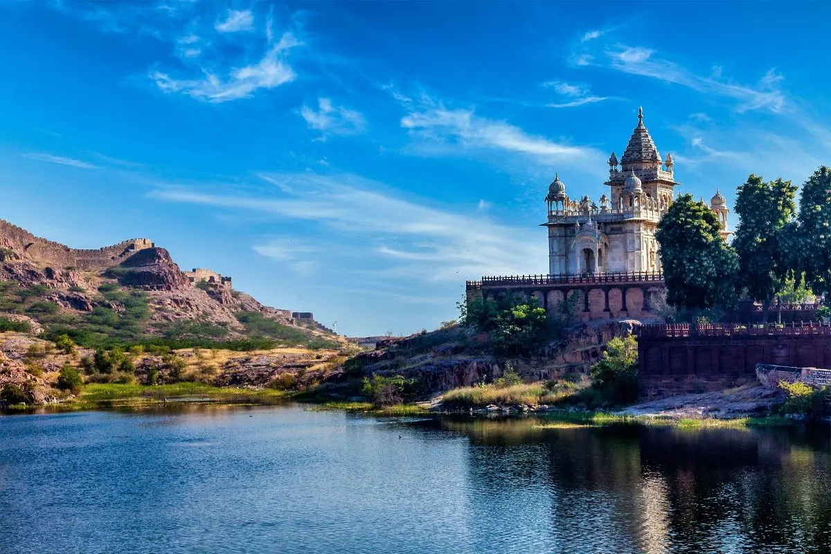 Lakes Leopard Taj