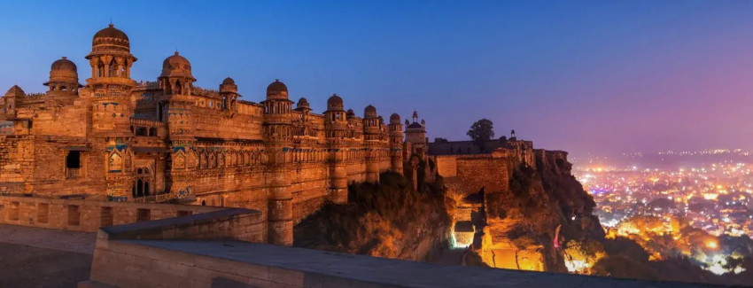 Bandhavgarh Fort viewpoint (restricted access) in Bandhavgarh